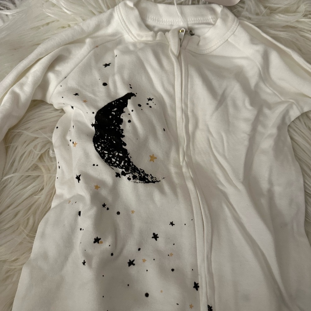 Goumi kids one piece pajama. 2 pajamas total BRAND NEW